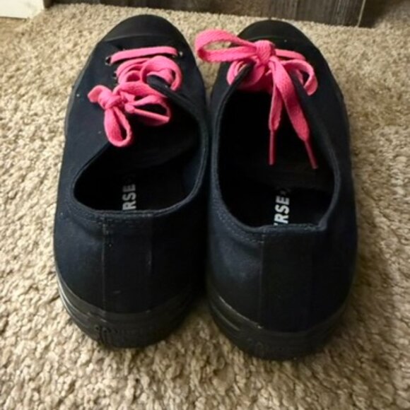 Black Converse Chuck Taylor Shoes - Picture 2 of 6